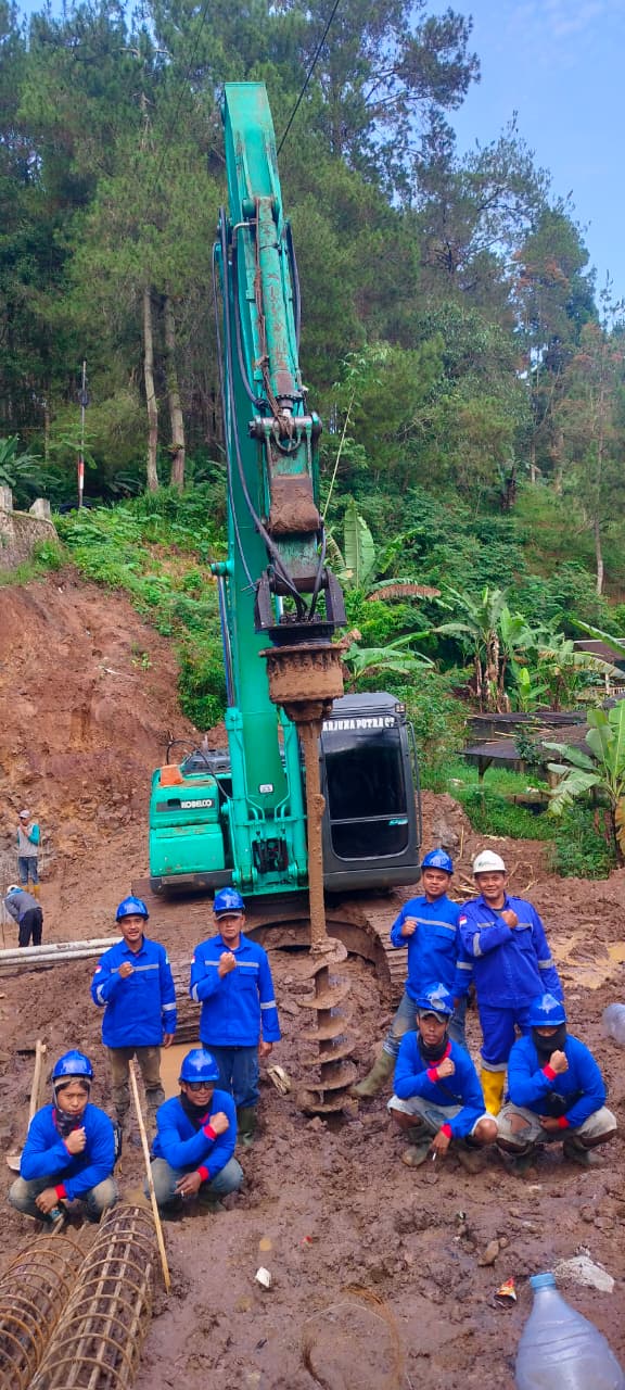 Alat Exca Bor Pile — tampak detail